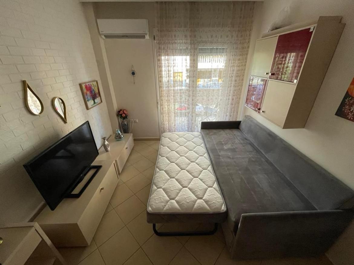 Brick Apartment Néa Péramos Buitenkant foto